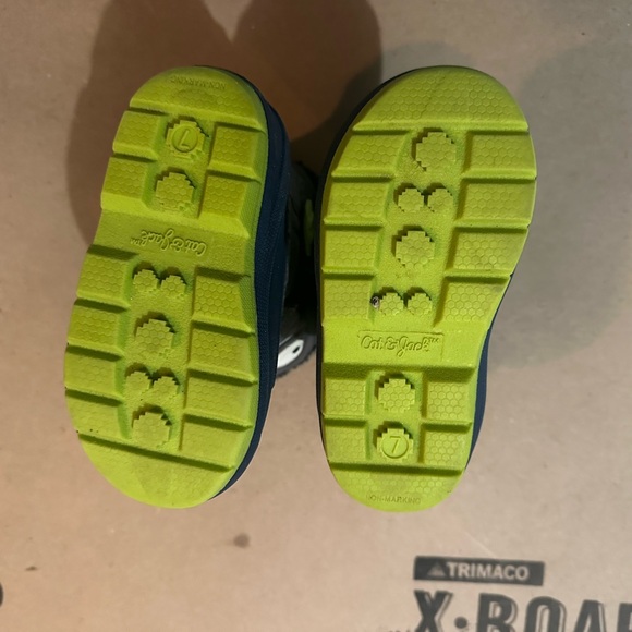 CAT & JACK
NON MARKING
TODDLERS BOOTS
SIZE 7 - Picture 3 of 3